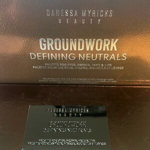 BN Danessa Myricks Eyeshadow Palette